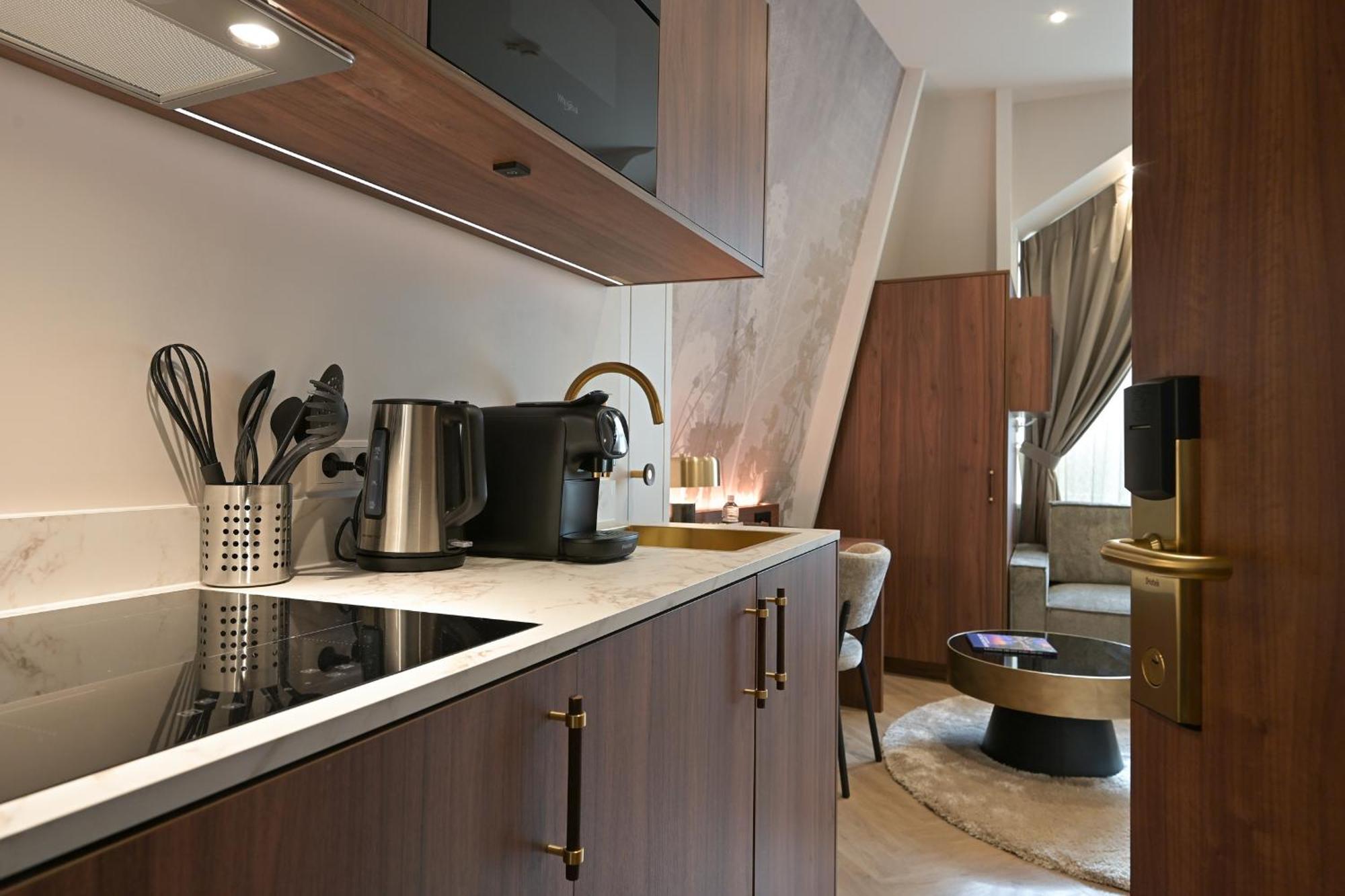 Novallure Downtown - Short Stay Apartments Haia Exterior foto
