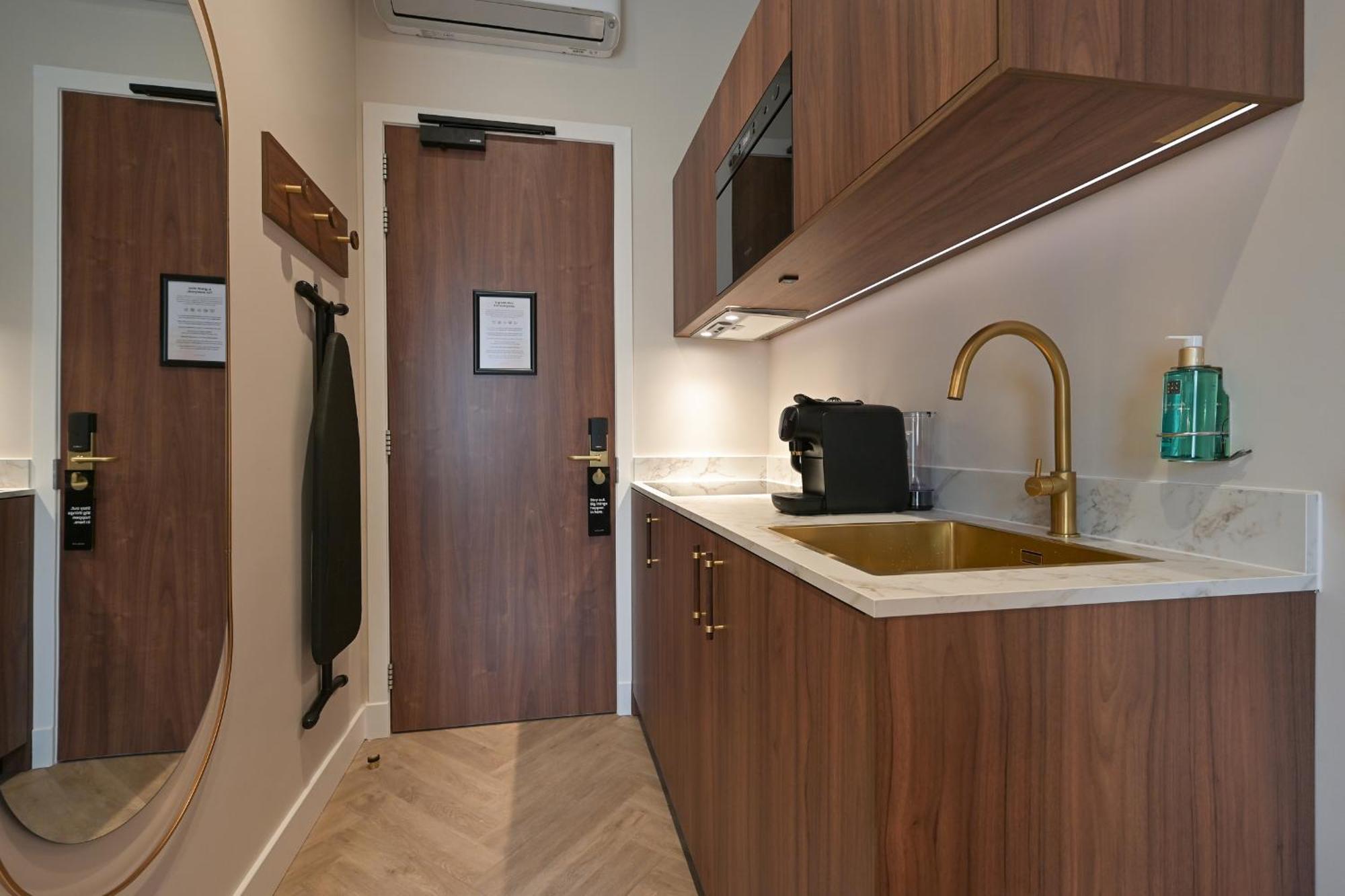 Novallure Downtown - Short Stay Apartments Haia Exterior foto
